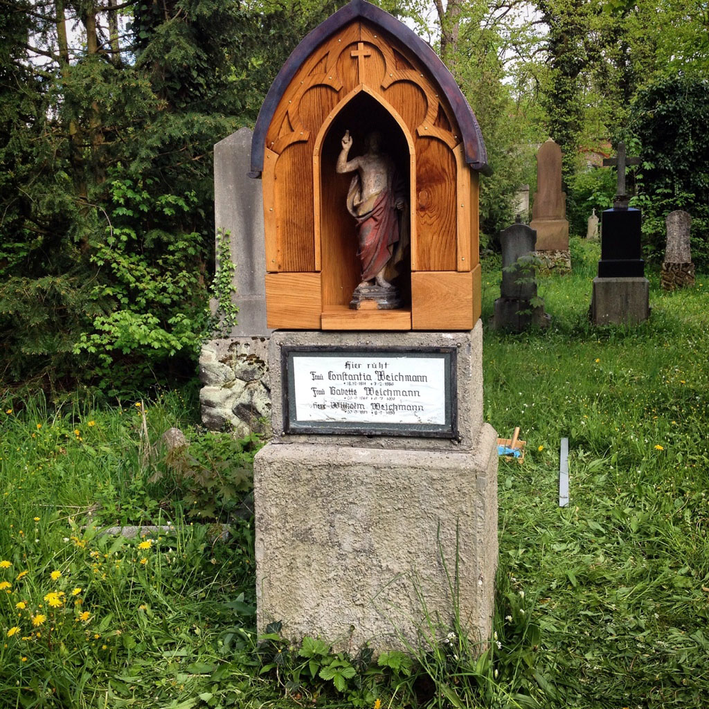 Restaurierung eines Friedhofschreins in Zusammenarbeit mit Alfred Türck